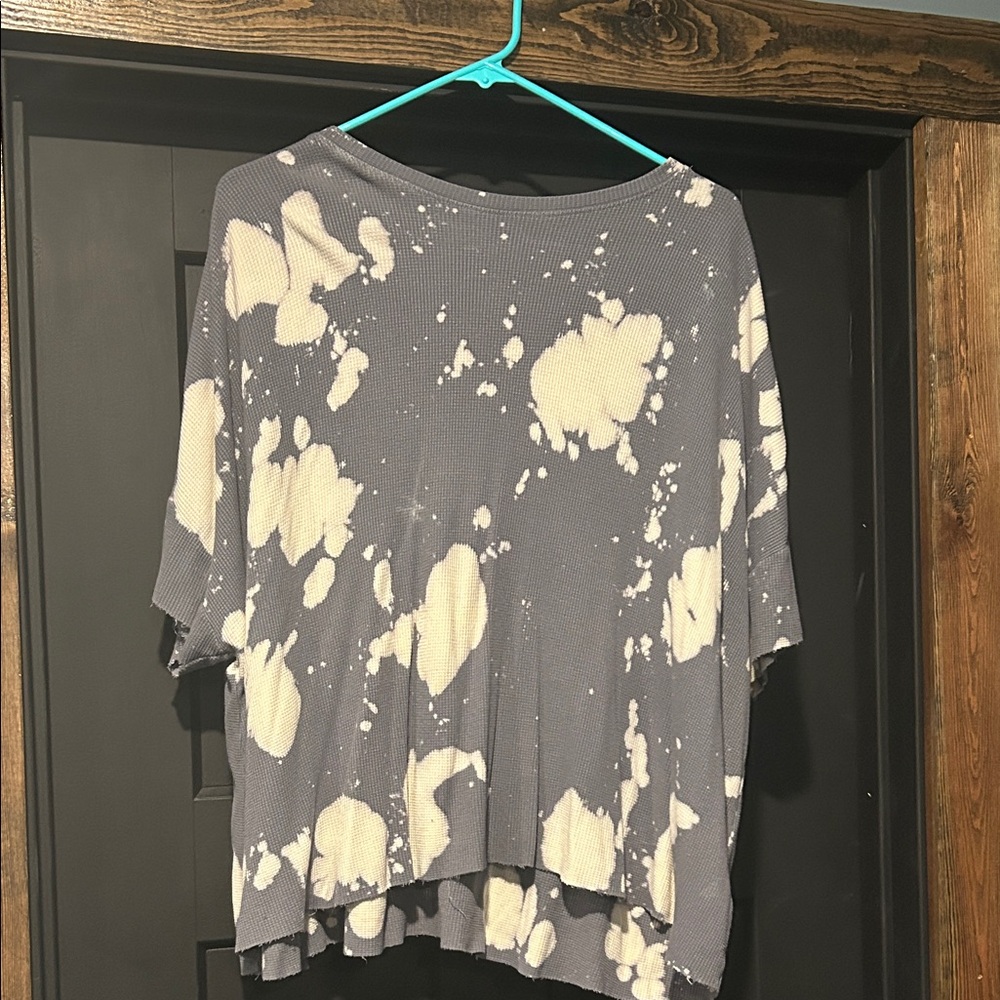 Gilded Intent Gray and Cream Short Sleeve Top